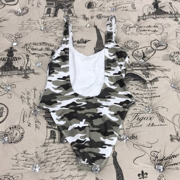KENDALL & KYLIE Camo Print Low Back Swimsuit - Picture 7 of 9